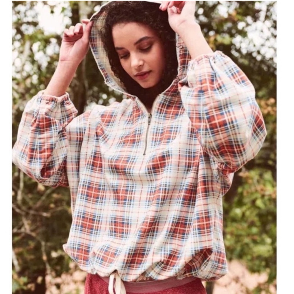 The GREAT. The Field Guide Long Sleeve PulloverHoodie In Redding Plaid